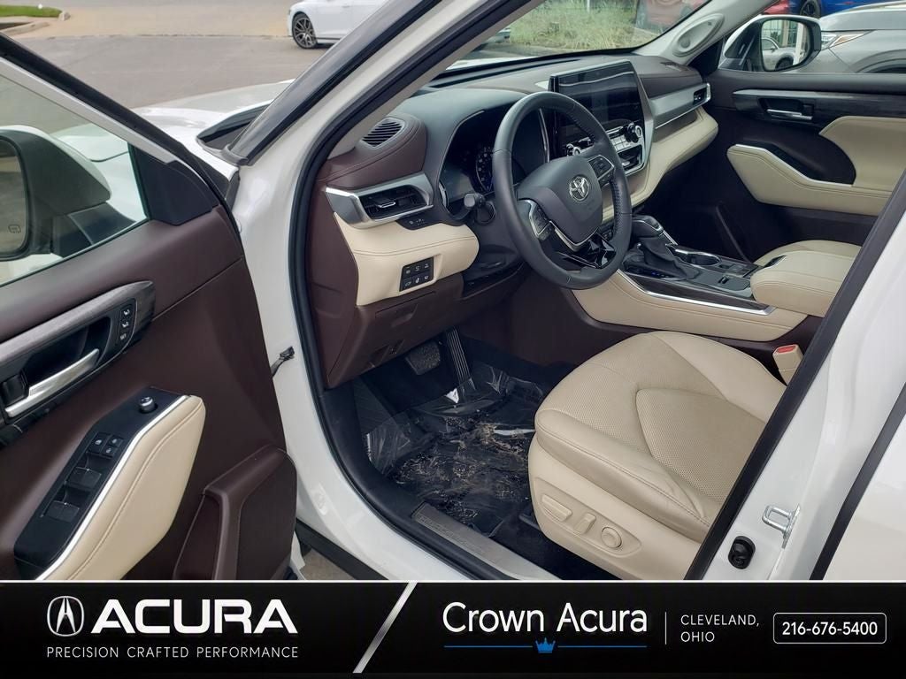 2021 Toyota Highlander Hybrid Platinum